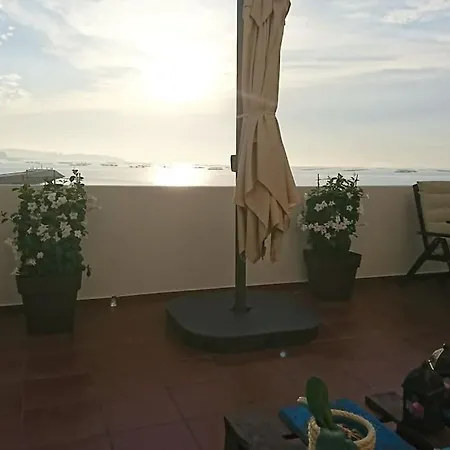 Gran Terraza Sobre El Mar En Casco Urbano Vilanova