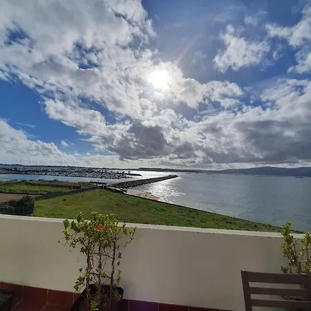 Gran Terraza Sobre El Mar En Casco Urbano Vilanova